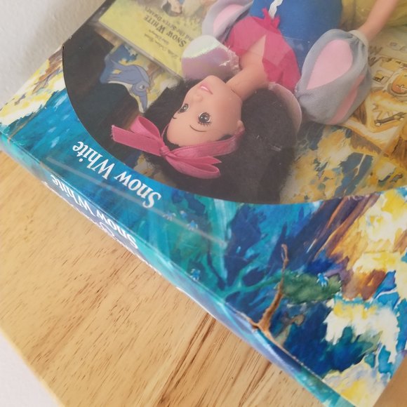 Walt Disney's Snow White Doll #7783 - Picture 4 of 6